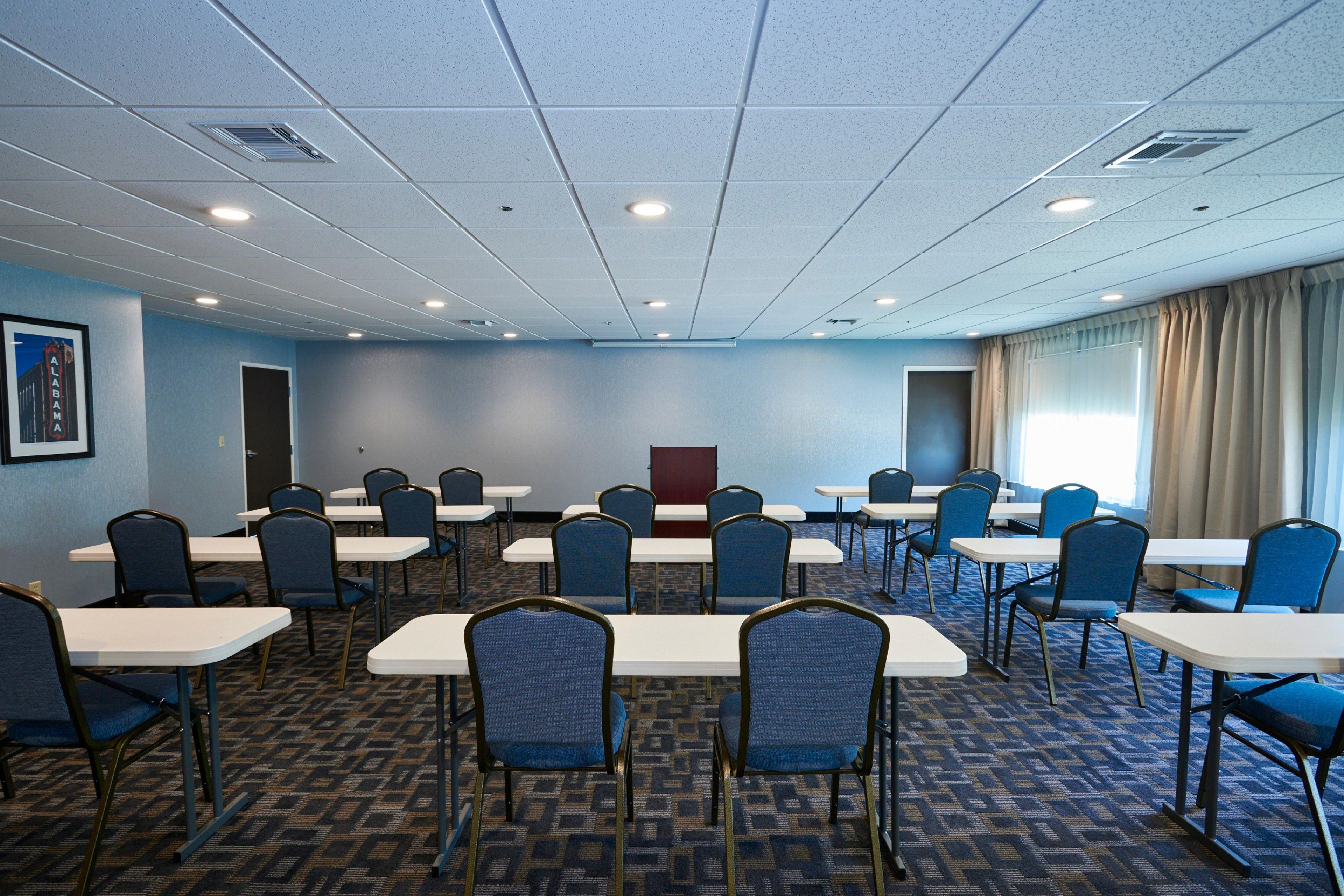 Holiday Inn Express & Suites Birmingham South - Pelham By Ihg Exterior photo